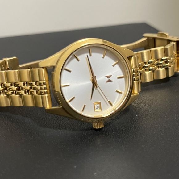 MVMT Watch (gold) - Picture 5 of 7